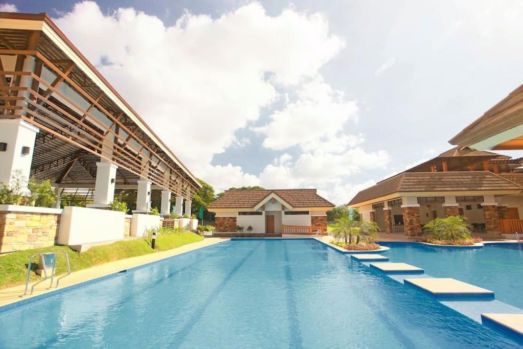 Dreamy 2Br Condo, With A Golf Course View Cebu Eksteriør billede